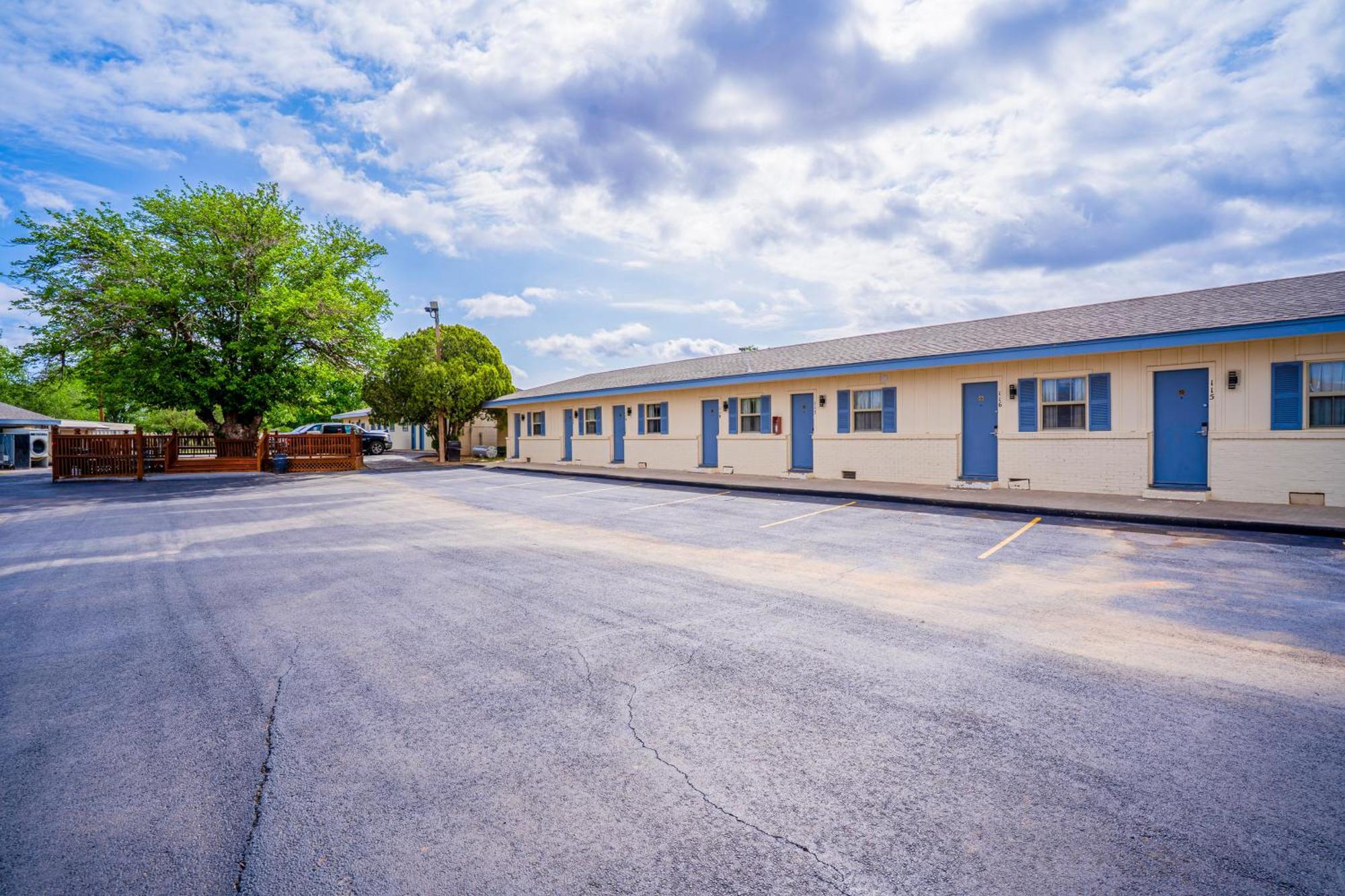 Purple Sage By Oyo Snyder Tx Motel Exterior photo
